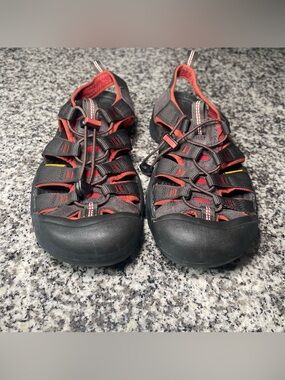 Keen Men’s Size 8 Newport H2 Waterproof Sport Hiking Fisherman Sandals Gray Red